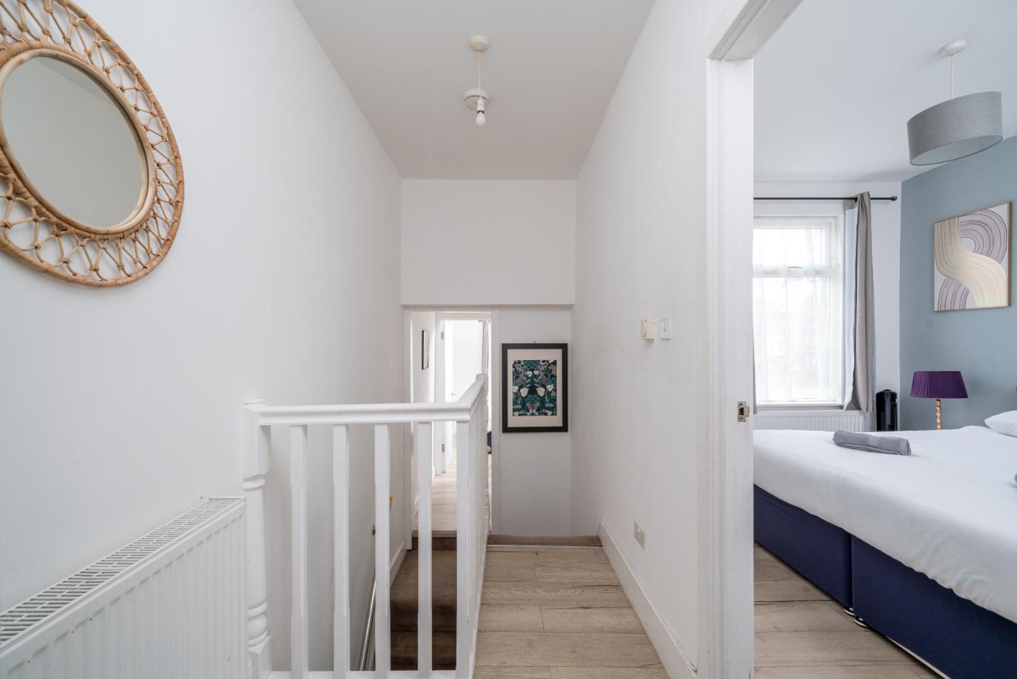 Modern 2 Bed East London Home By Rebby Properties Sleeps 5 Near Canning Town Station Exterior photo